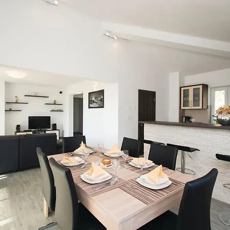 Villa Ivona *